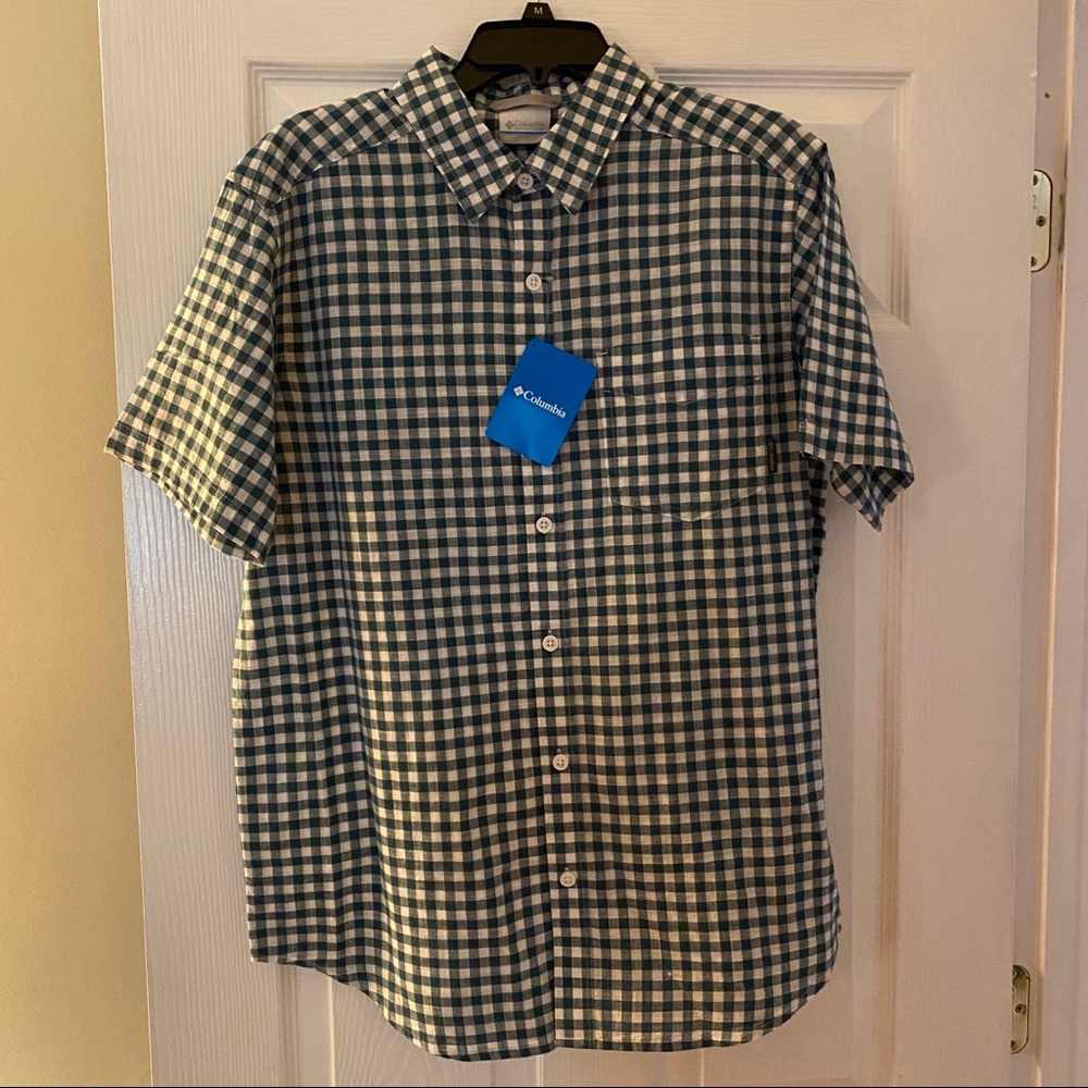 NWT Columbia Button down!! Size medium!! Green!!